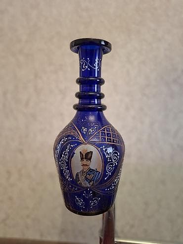 Vazalar: Bir vaza, Bogem şüşəsi — 1