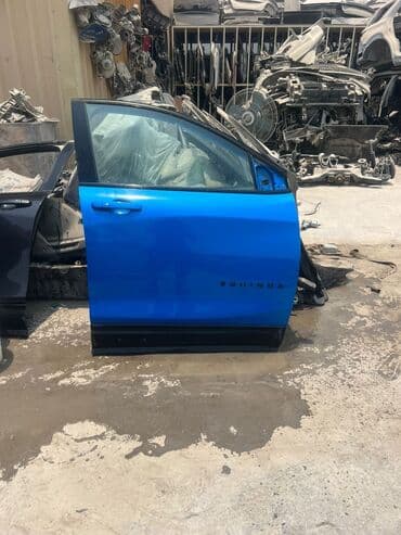 Chevrolet Equinox markalı avtomobil üçün nəzərdə tutulmuş, mavi rəngdə