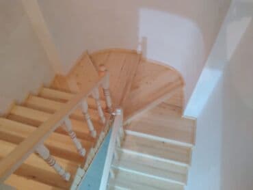 taxta pilləkən: Taxta pilləkən — 5