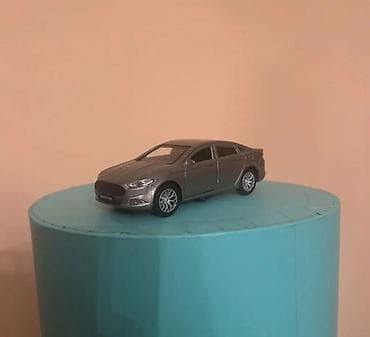 taxta oyuncaqlar: Metal miniatür avtomobil modeli – sedan tipli, boz/metalik rəngdə — 4