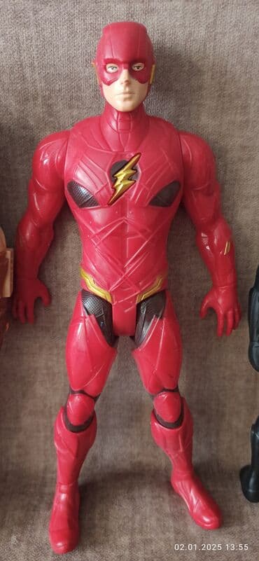 yagis ucun plas: Superqəhrəman fiqurlar dəsti - 3 fiqur: Thanos, The Flash və Black — 2