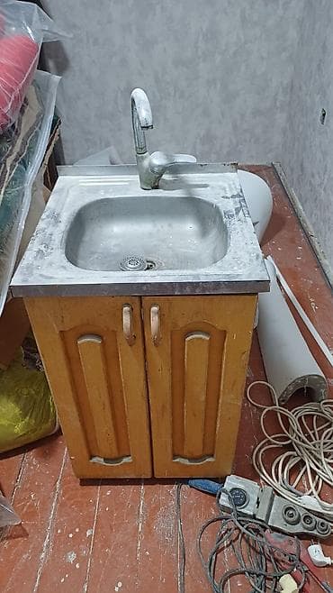 Mətbəx moydadırı ilə birlikdə kranlı lavabo - Üst hissə: paslanmayan