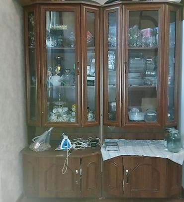 servant qorka: 2 ədəd şüşəli şkaf cəmi ikisi bir yerdə 30 manata satılır. Ünvan Qobu — 1