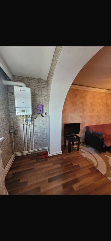 tecili ucuz qiymete ev satilir: Abbas Səhhət Türk Liseyinin yaxınlığında 2 otaqlı təmirli mənzil — 2