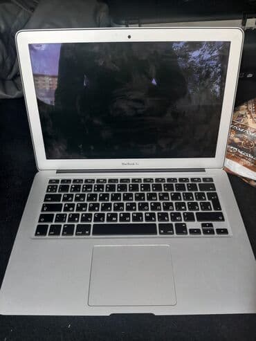 nexus netbuk: Apple MacBook Air noutbuku - Model: MacBook Air (alüminium gövdə — 2