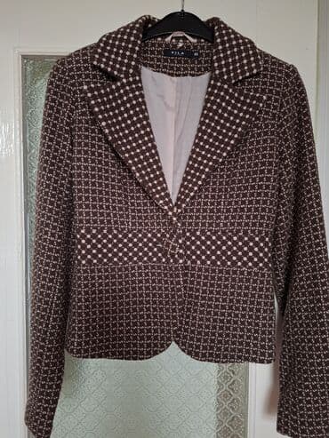 VILA Clothes qadın blezeri. İsti saxlayır. Keyfiyyəti əladır. Yun