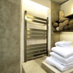 Kafel və bitirmə daşları: ▪️Paslanmaz materialdan dəsmalqurudanlar (Nerj 304) — 6