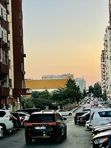 kirayə mənzillərin satışı: Yeni tikili binanın 17-4 mertebesinde 2 otaqlı 78.kv.m menzil satılır — 10
