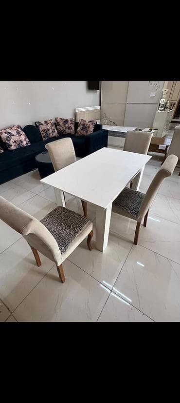 İşlənmiş, 4 stul