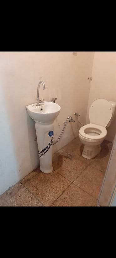 berdede kiraye evler: İcarəyə obyekt – Qara Qarayevdə, 7 saylı Doğum evinin yanı - Sahə: 35 — 5