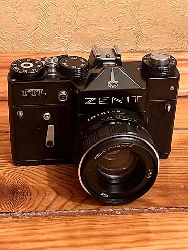 zenit e: Zenit TTL plyonka fotoaparatı + Helios-44M-4 58mm f/2 obyektiv — 1