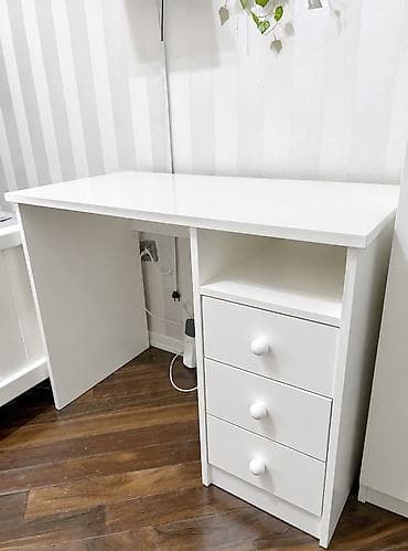 islenmis masa: MDF yazı masası – 3 siyirməli MDF materialdan hazırlanıb, üzəri maşın — 1