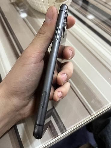 tecno camon 40 pro: IPhone 11, Qara, Face ID — 4