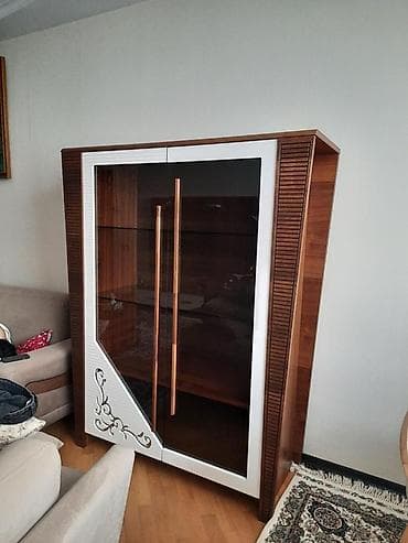 kitab refi: Qonaq otağı üçün mebel dəsti Tərkib: - TV stendi və divar rəfli — 1