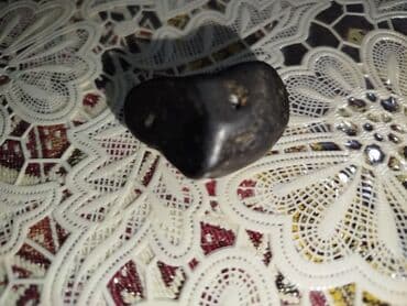 формы для декоративного камня: Məhsul: Qara rəngli dekorativ daşlar (2 ədəd) Təsvir: - Tünd-qara — 1