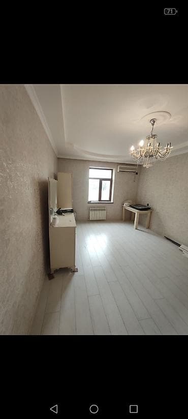 kafe stolari: Satılır: 2 otaqlı mənzil (studiyalı mətbəx zonası) Xüsusiyyətlər: - — 7