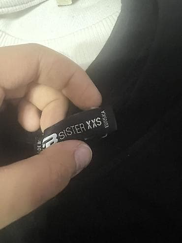 mayka modelleri: F2 Sister brendi qadın t-shirt - Rəng: qara - Ölçü: XXS (etiketdə — 2