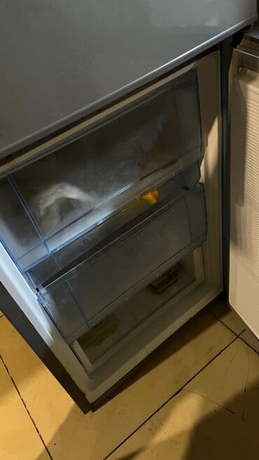 İşlənmiş 2 qapılı Swizer Soyuducu Satılır, rəng - Boz, Dolab içi