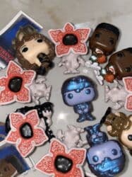 500 elementli pazllar: Kinder Joy Stranger Things butun kollekcia satilir!! — 2