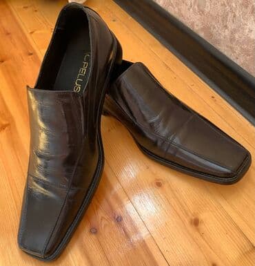 PELUSO markası material : dəri 41 razmer 115 azne alınıb 30 azn