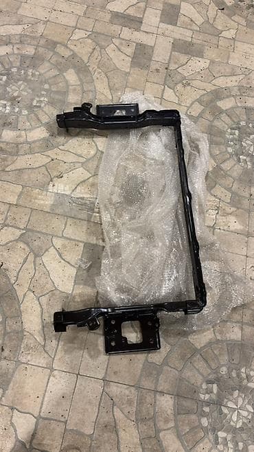 avtomobil baqaj: Changan Uni-V IDD paneli. Avtomobil radiatoru üçün nəzərdə tutulmuş — 2