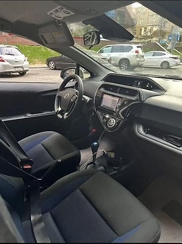 Motonəqliyyat: Toyota Aqua: 1.5 l | 2018 il Hetçbek — 3