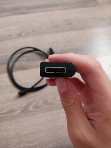 a 10 s: PS2 oyun konsolu üçün nəzərdə tutulmuş HDMI çevirici. Bu adapter köhnə — 2