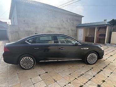 great wall wingle: GAC GA8 320T sedan - Kuzov: qara rəng, 4 qapılı biznes-seqment sedan — 9