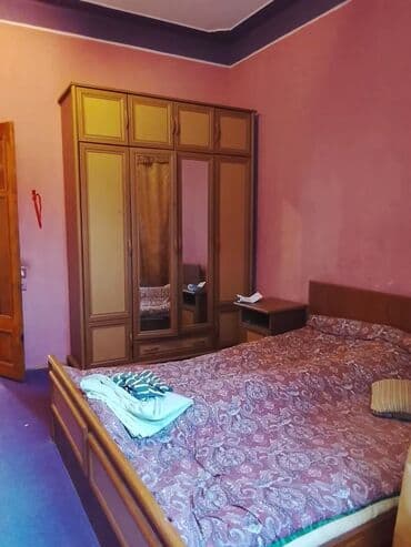 məhəmmədli həyət evi kirayə: Kiraye verilir - Planlama: giriş dəhlizi, geniş qonaq otağı, 2 yataq — 4