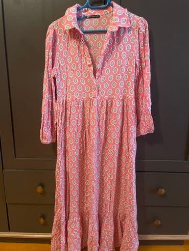 cartier bileklik qiymeti: Çəhrayı rəngdə, naxışlı, uzunqol, yaxalıqlı midi don. Donun aşağı — 1