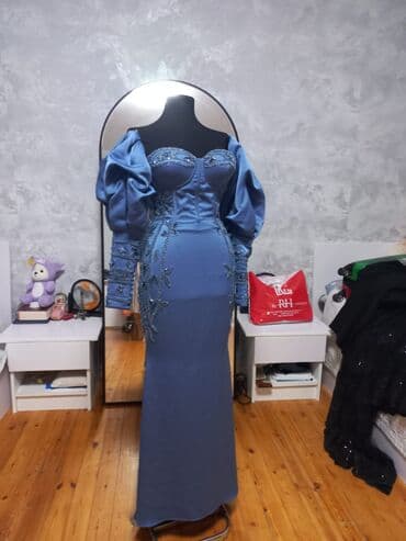 Zərif axşam/gecə geyimi – mavi rəngdə, dar siluetli, maxi uzunluqda lalafo.az -da Zərif axşam/gecə geyimi – mavi rəngdə, dar siluetli, maxi uzunluqda