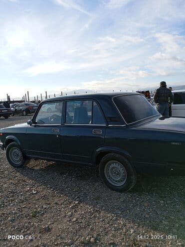 LADA 2107 sedan - Kuzov: 4 qapılı sedan, tünd yaşıl rəng - Mühərrik