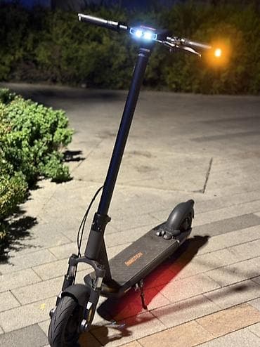 Sürət max: 40km/saat Məsafə dolu şarj ilə :~ 95km Yük götürmə max: 140 — 5