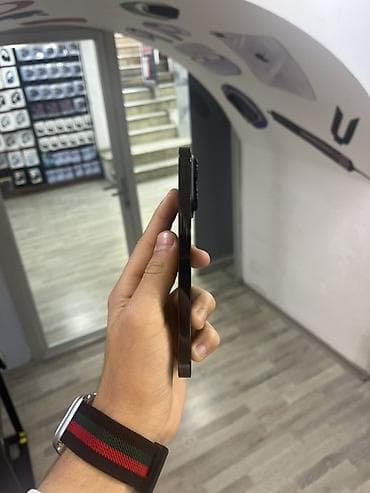 IPhone 15 Pro, Qara — 2