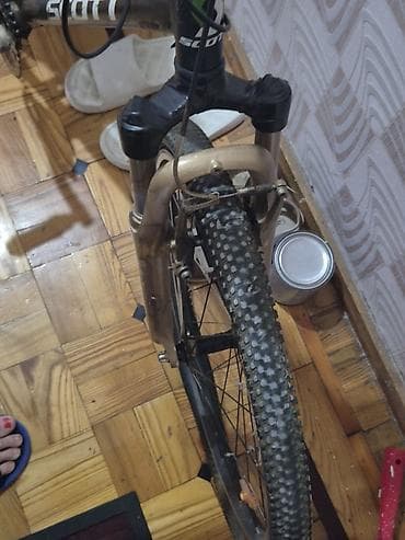 scott velo: Scott Scale dağ velosipedi 24.luk- bir tekernde biaz bosdu.Çərçivə — 8