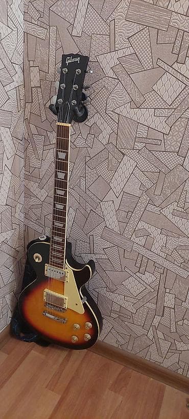 Gibson Les Paul üslubunda elektrik gitara - Korpus: tək kəsimli — 1