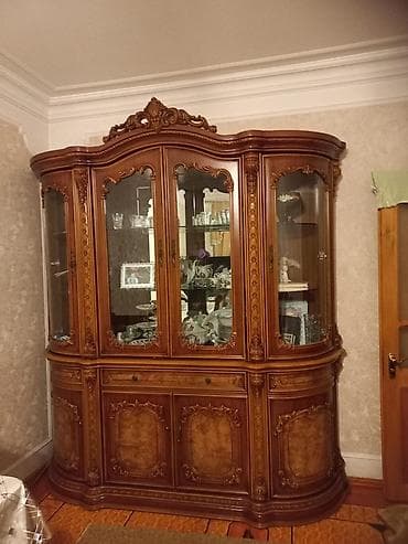 serf qapi: Klassik üslubda vitrin-bufet - Material: təbii ağac (şabalıd/ceviz — 1
