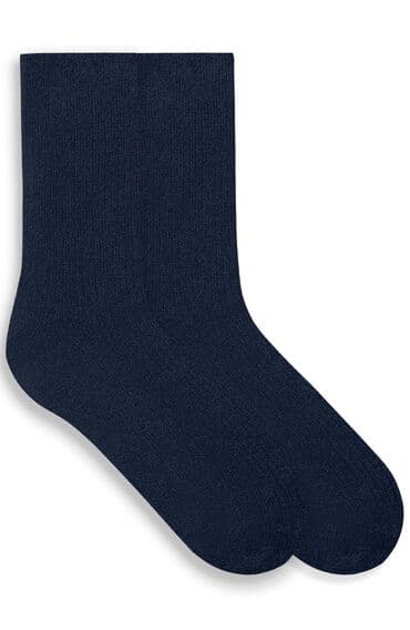 Ev geyimləri, pijamalar: Yumşaq yun əsaslı materialdan olanqadın corablarıayaqda rahat oturur — 1