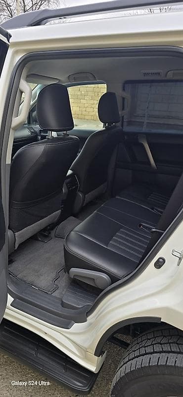 multi sukan: Toyota Land Cruiser Prado, ağ rəng, 5 qapı, 7 yerlik salon. Güclü tam — 10