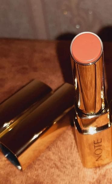 prada eynək: NOTE Iconic Sheer Lipstick – qızılı metal qablaşdırmada dəbdəbəli — 1