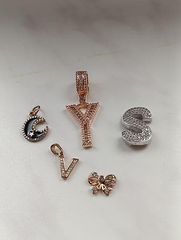 nazik sep: Qadın və uşaqlar üçün aksesuar dəsti – müxtəlif asma və sırğalar — 1