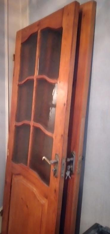 Quru inşaat materialları: 2 eded taxta qapi. İkisi 70 manat. Eni 75 sm, uzunlugu 194 sm — 2