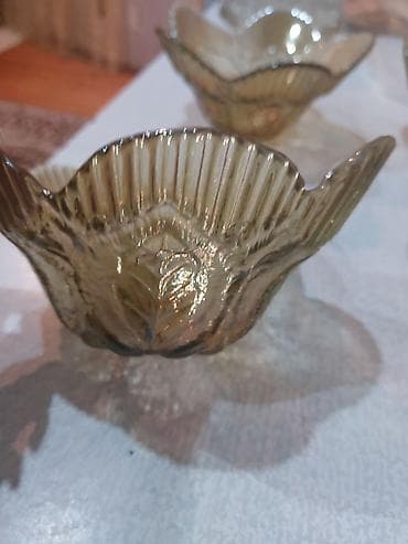 qab qurudan: Şüşə qab dəsti – 4 ədəd - Material: qalın, yarımşəffaf şüşə - Rəng — 3