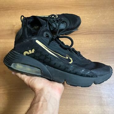 çəkmə kişi: Orijinal Nike az geyinilib daha çox orijinal geyimlər instagram — 1