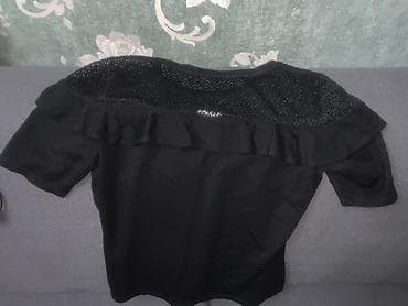 Qadın köynək bluzları – 2 ədəd dəst 1) Qara bluz: - Yuxarı hissəsi — 1