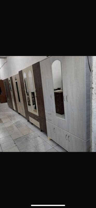 200 lə başlayan nömrələr: Yeni, Açılan, 3 qapılı Düz dolab, Qarderob, paltar dolabı — 8