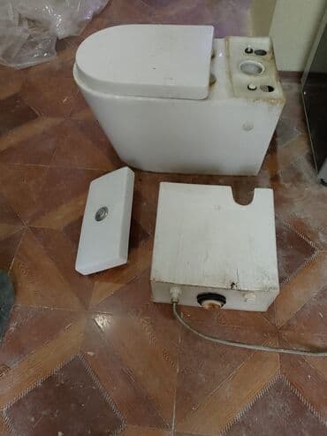 Алчипан: Unitaz və arxa göyərti (bak) komplekti - Yerüstü (floor-standing) — 2