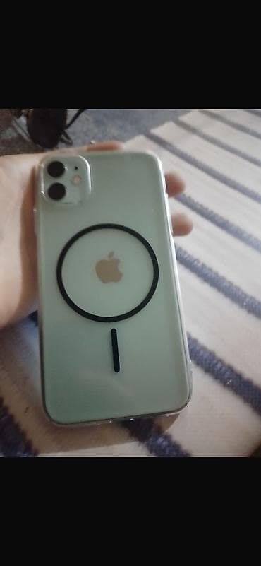 iphone 6 's: IPhone 11, 64 GB, White Titanium — 1