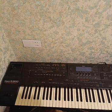 Велосипеды: Roland G-800 yaxşı vəziyyətdədir hər funksiyası işləkdir, içində — 4