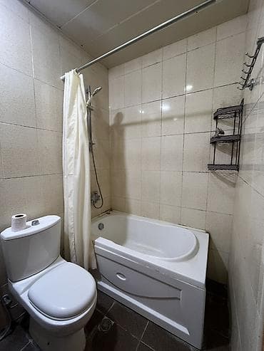 iwlenmiw perdeler: Akrilik vanna – kompakt ölçülü, tərəfi dairəvi formaya malik model. - — 1